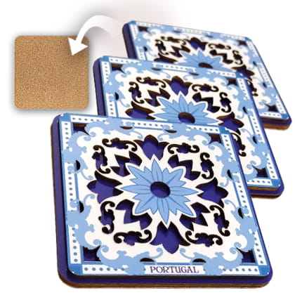 Zestaw 6 podkladek drewnianych pod kubek ze wzorem 3 d inspirowanym portugalskim kafelkiem azulejo w kolorze niebieskim i napisem Portugal