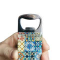 Elegancki otwieracz do butelek Portugal z magnesem w portugalskie kafelki azulejos i z napisem Portugal prezent z Portugalii